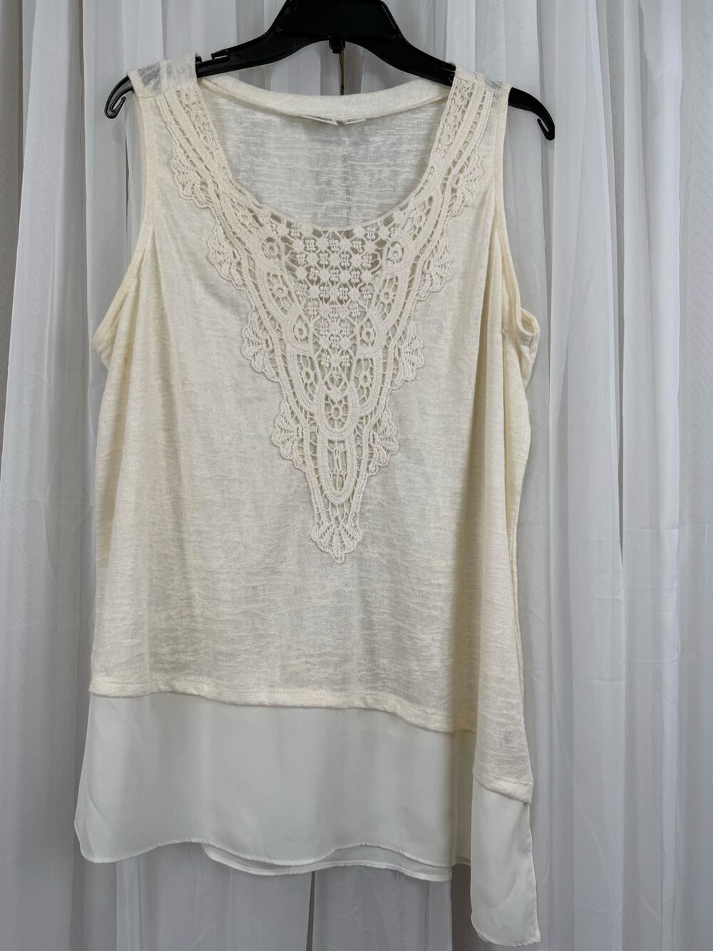 Cato Woman 18/20 Ivory Lace Overlay Sleeveless Top Asymmetrical Hem Plus sz